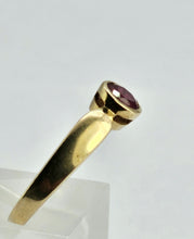 Load image into Gallery viewer, 1310: Vintage: 9ct Gold Round Cut Blood Red Ruby Solitaire- lovely
