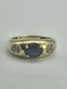 1119: Vintage; 9ct Gold Blue Sapphire Diamonds Ring- hallmarked in London