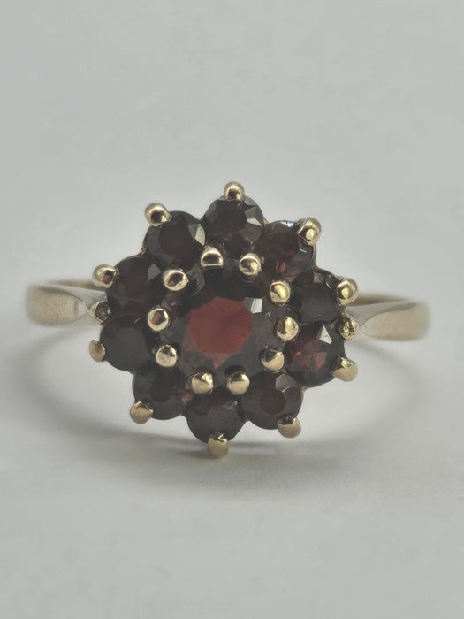 Vintage: 9ct Gold Garnet Flowerhead Cluster Ring — From 1970