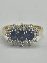Cargar imagen en el visor de la galería, 1184: Vintage: 18ct Gold Cornflower Blue Sapphires 16 Diamonds Dress Ring- exquisite example. date mark 1992
