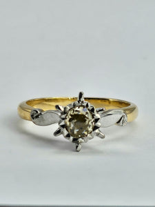 1092: Vintage Rare 18ct Mixed Gold Yellow Diamond Diamonds Ring- lovely combination