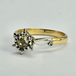 1092: Vintage Rare 18ct Mixed Gold Yellow Diamond Diamonds Ring- lovely combination