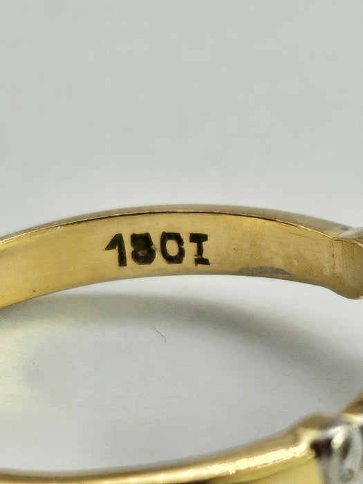 1092: Vintage Rare 18ct Mixed Gold Yellow Diamond Diamonds Ring- lovely combination