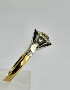 1092: Vintage Rare 18ct Mixed Gold Yellow Diamond Diamonds Ring- lovely combination