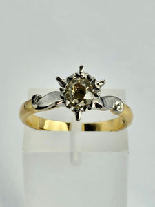 1092: Vintage Rare 18ct Mixed Gold Yellow Diamond Diamonds Ring- lovely combination