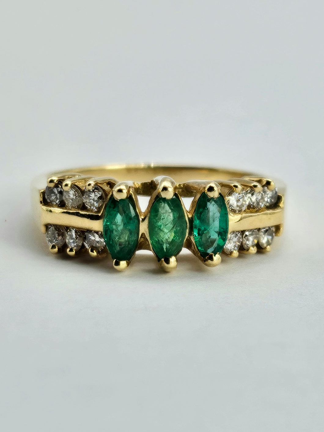 1104: Vintage: 14ct Gold Emeralds Diamonds Ring - exquisite, lovely symmetry