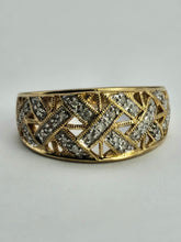 Load image into Gallery viewer, 1139: Vintage: 9ct Gold 25 Diamonds Openwork Ring- sparkling symmetry
