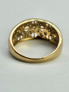 1139: Vintage: 9ct Gold 25 Diamonds Openwork Ring- sparkling symmetry