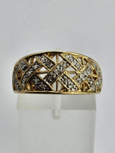 Load image into Gallery viewer, 1139: Vintage: 9ct Gold 25 Diamonds Openwork Ring- sparkling symmetry
