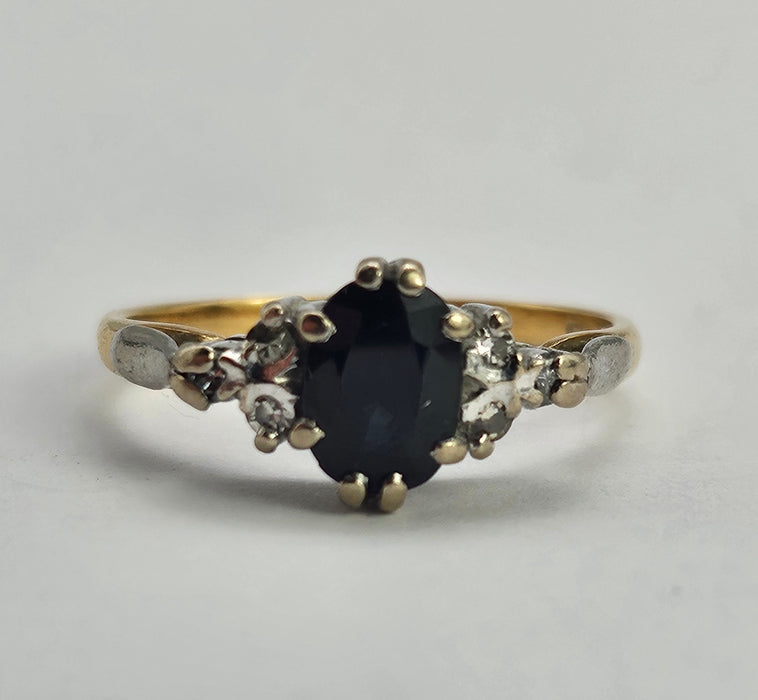 1197: Vintage: 18ct Gold Australian Blue Sapphire 6 Diamonds Dress Ring- Date-Mark 1979