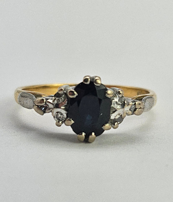 1197: Vintage: 18ct Gold Australian Blue Sapphire 6 Diamonds Dress Ring- Date-Mark 1979