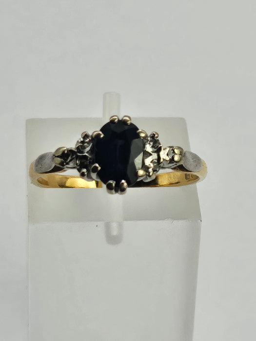 1197: Vintage: 18ct Gold Australian Blue Sapphire 6 Diamonds Dress Ring- Date-Mark 1979