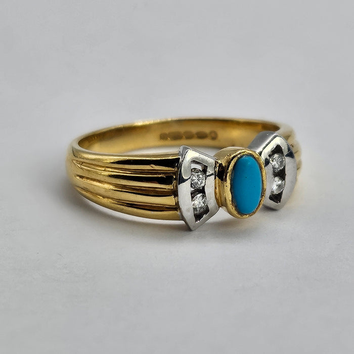 1204: Vintage: 18ct Yellow Gold Turquoise & Diamond Dress Ring