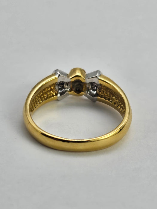 1204: Vintage: 18ct Yellow Gold Turquoise & Diamond Dress Ring