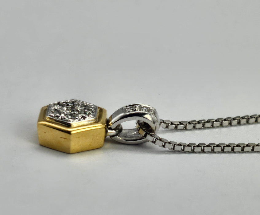 1209: Vintage: 18ct Yellow & White Gold Necklace Hexagonal Diamonds Pendant -