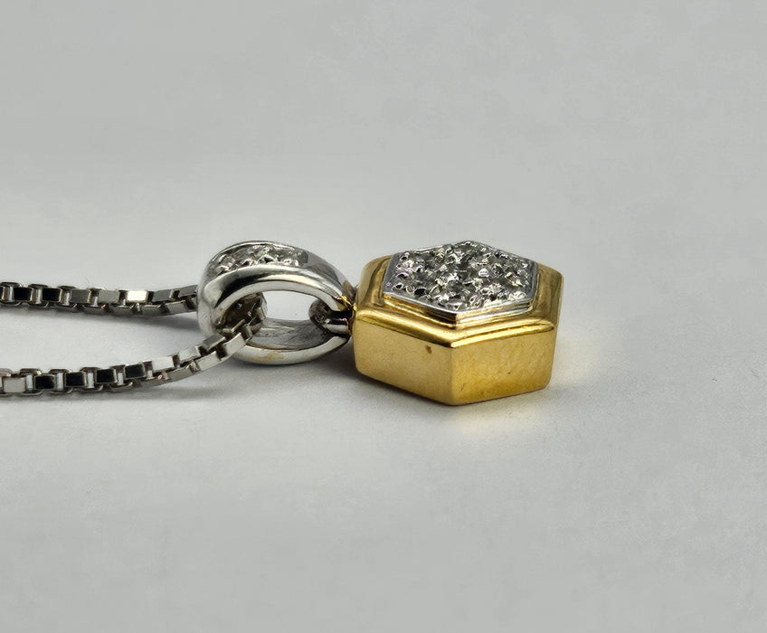1209: Vintage: 18ct Yellow & White Gold Necklace Hexagonal Diamonds Pendant -