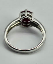 Cargar imagen en el visor de la galería, 1411: Vintage: 9ct White Gold Rich Red Ruby Diamonds Dress Ring- crisp, clean , eye candy

