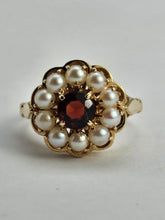 Cargar imagen en el visor de la galería, 1421: Vintage: Large 9ct Gold Garnet Seed Pearls Cocktail Ring- Date- Mark 1963
