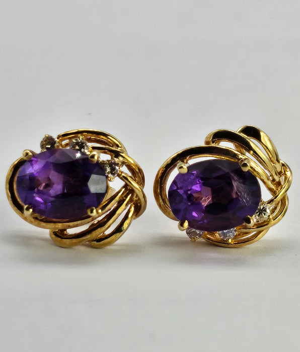 1196: Vintage: 18ct Gold Deep Purple Amethyst Diamond Earrings - LUSH