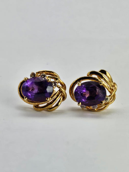 1196: Vintage: 18ct Yellow Gold Amethyst & Diamond Stud Earrings