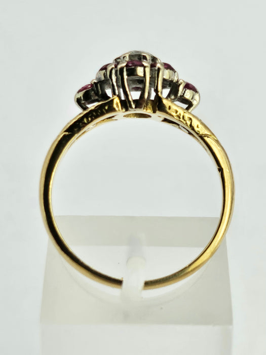 1206 Vintage: 18ct Yellow Gold Ruby & Diamond Cluster Ring