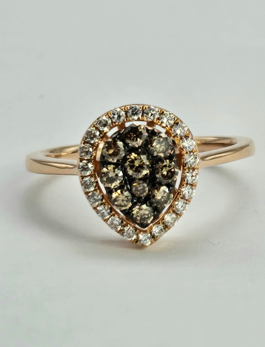 1424: Vintage: Rare: 18ct Rose Gold Champagne White Diamonds Ring-totally sparkling beauty.