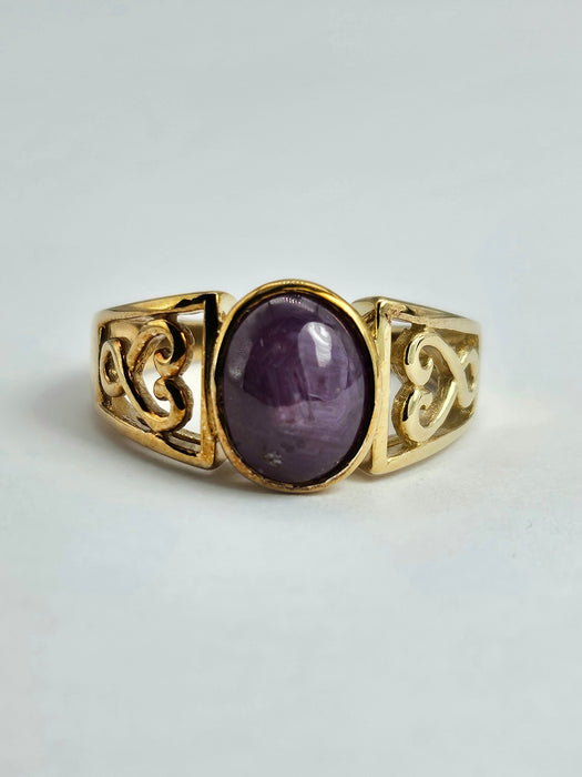 0994: Vintage: 9ct Gold Cabochon Star Ruby Openwork Ring- a splendid example