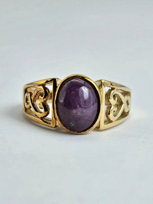 0994: Vintage: 9ct Gold Cabochon Star Ruby Openwork Ring- a splendid example