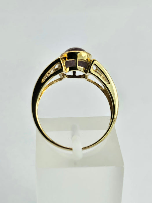 0994: Vintage: 9ct Gold Cabochon Star Ruby Openwork Ring- a splendid example