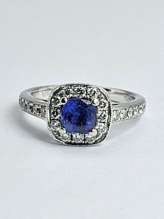 1452: Vintage: 18ct White Gold Ceylon Blue Tanzanite 24 Diamonds Dress Ring- Divine beauty