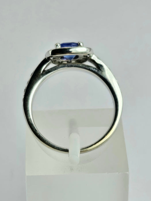 1452: Vintage: 18ct White Gold Ceylon Blue Tanzanite 24 Diamonds Dress Ring- Divine beauty