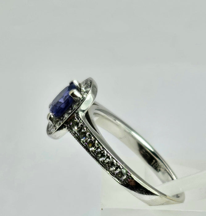 1452: Vintage: 18ct White Gold Ceylon Blue Tanzanite 24 Diamonds Dress Ring- Divine beauty