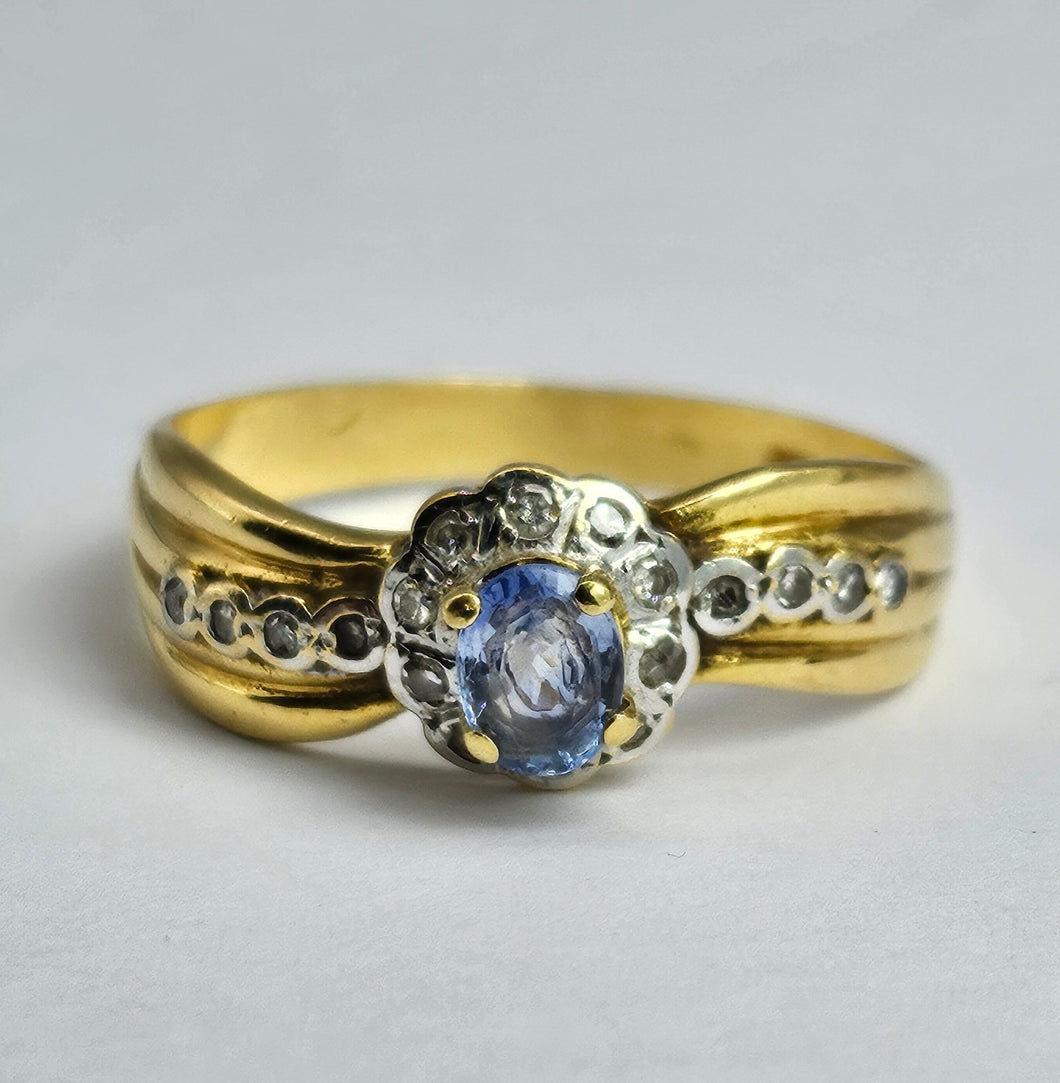 1194: Vintage: 18ct Gold Ceylon Blue Sapphire 18 Diamonds Dress Ring- flows beautifully