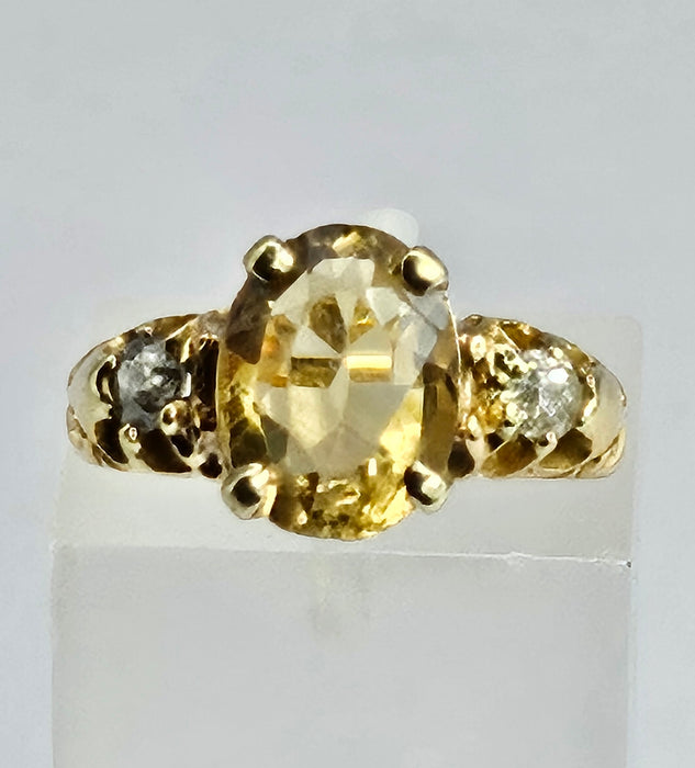 6347: Vintage 18ct Gold Faceted Citrine Diamonds Dress Ring