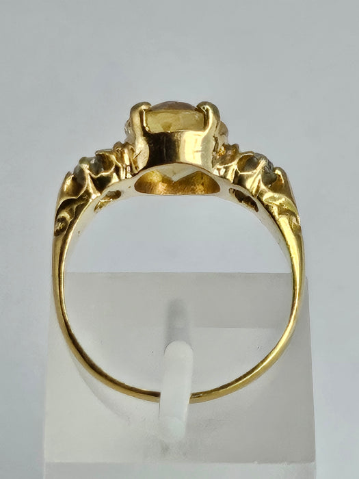 6347: Vintage 18ct Gold Faceted Citrine Diamonds Dress Ring