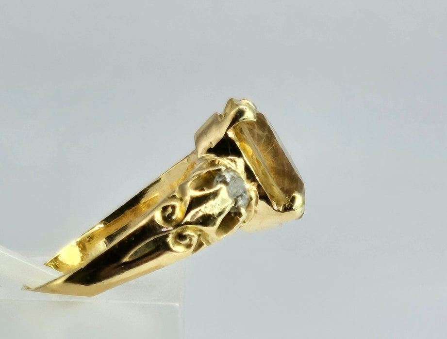 6347: Vintage 18ct Gold Faceted Citrine Diamonds Dress Ring