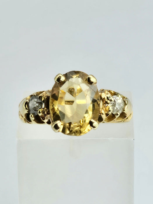 6347: Vintage 18ct Gold Faceted Citrine Diamonds Dress Ring