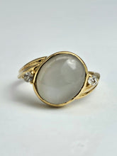 Cargar imagen en el visor de la galería, 6036: Vintage: 9ct Gold Large White Moonstone Sapphire Accents Cocktail Ring- lovely colours
