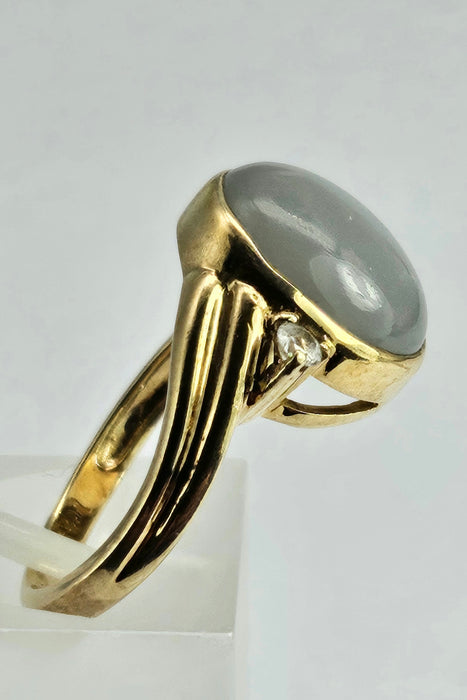 6036 Vintage: 9ct Gold Large White Moonstone Sapphire Accents Cocktail Ring