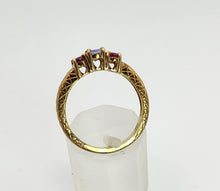Cargar imagen en el visor de la galería, 1398: Vintage: 9ct Gold Rubies Tanzanite 3-Stone Ring- a rare, beautiful combination
