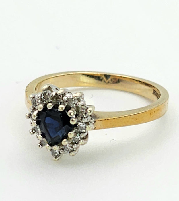 1428: Vintage: 9ct Gold Heart-Cut Blue Sapphire Diamonds Cluster Ring- classic