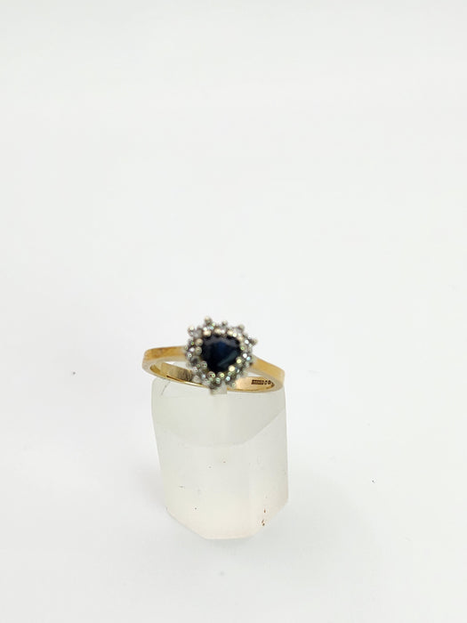 1428: Vintage: 9ct Gold Heart-Cut Blue Sapphire Diamonds Cluster Ring- classic
