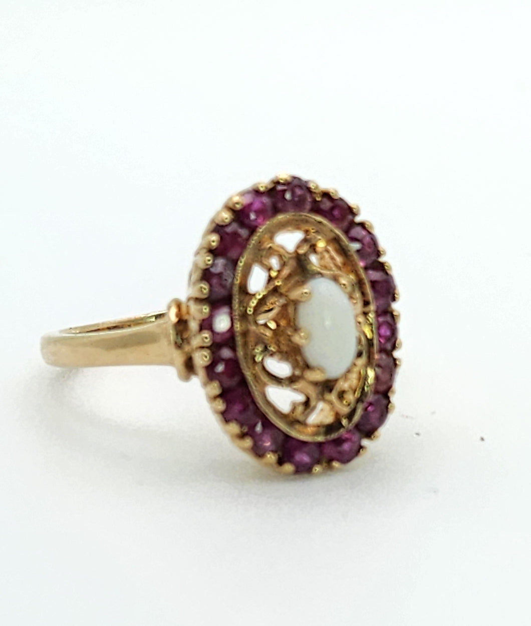 0987: Vintage 16 Garnets Cabochon White Opal Openwork Ring