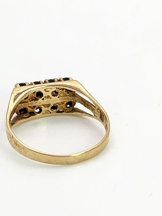 1083: Vintage: 9ct Gold 8 French Blue Sapphires Geometric Set Ring