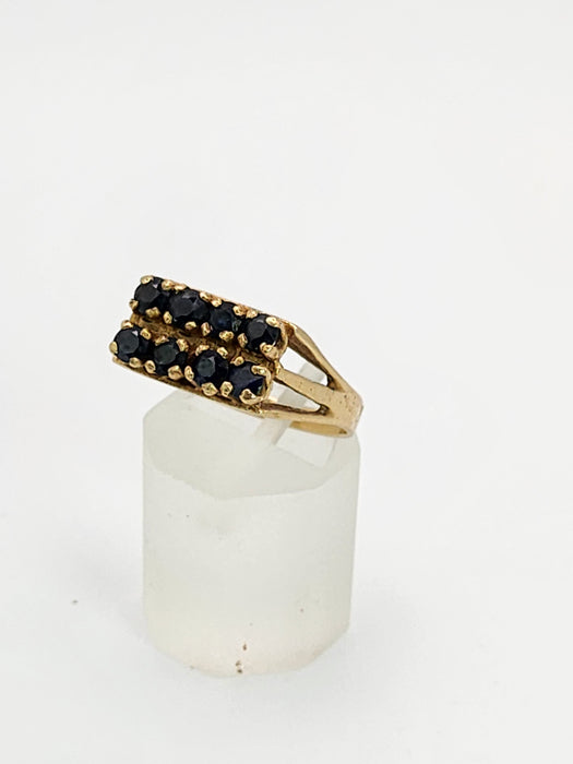 1083: Vintage: 9ct Gold 8 French Blue Sapphires Geometric Set Ring