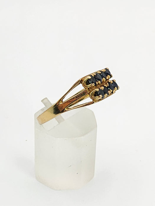 1083: Vintage: 9ct Gold 8 French Blue Sapphires Geometric Set Ring