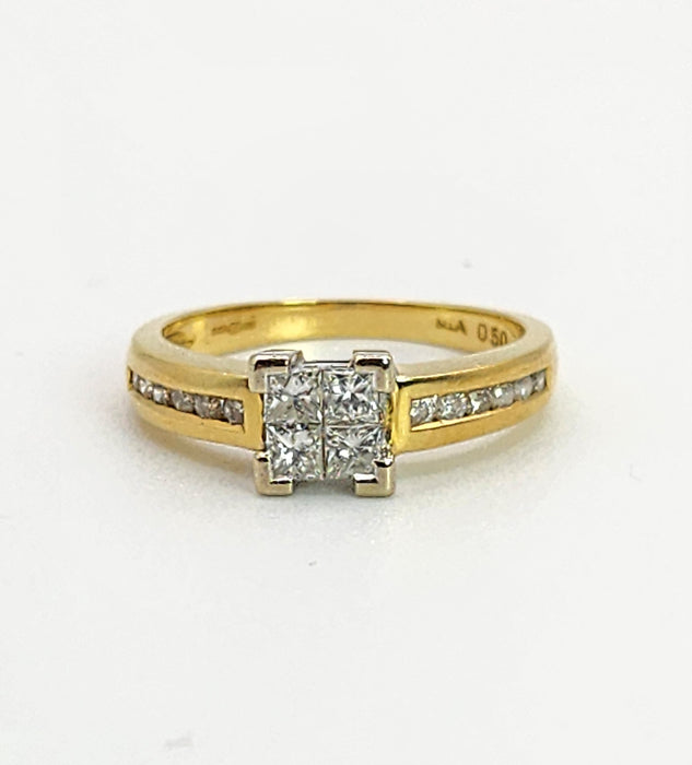 1091: Vintage: 18ct Gold 16 Diamonds Dress Ring- High Calibre,, natural diamonds