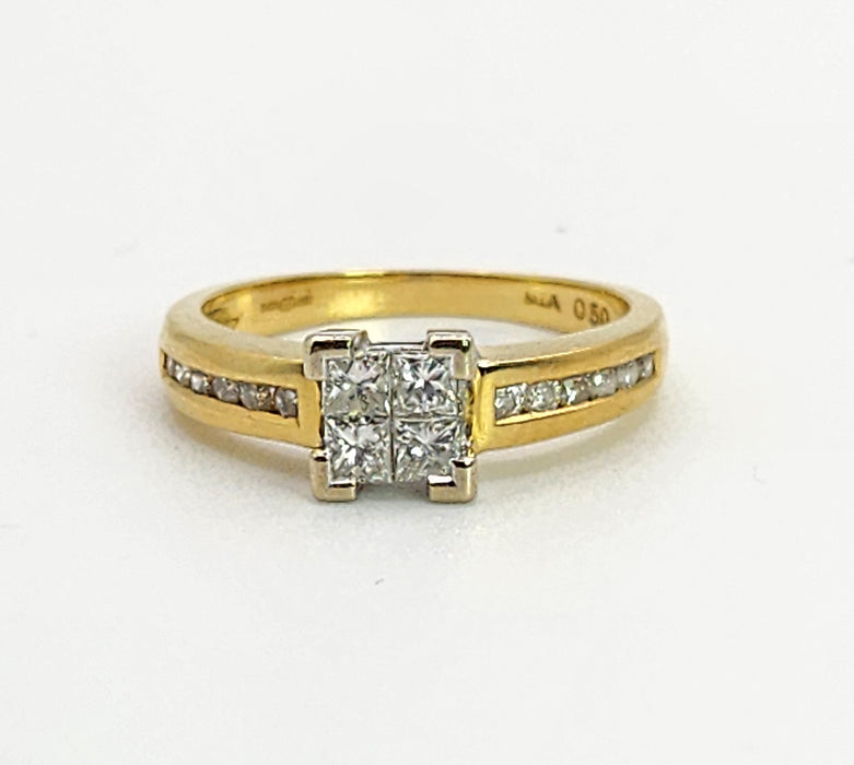 1091: Vintage: 18ct Gold 16 Diamonds Dress Ring- High Calibre,, natural diamonds