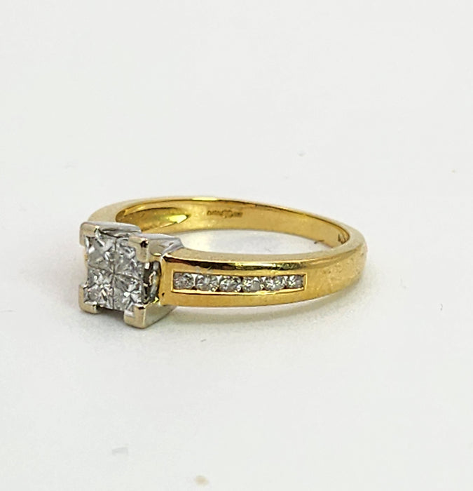 1091: Vintage: 18ct Gold 16 Diamonds Dress Ring- High Calibre,, natural diamonds