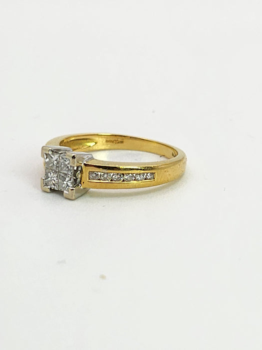 1091: Vintage: 18ct Gold 16 Diamonds Dress Ring- High Calibre,, natural diamonds
